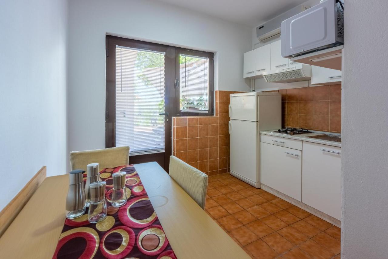 Apartments Lilin Crikvenica Buitenkant foto