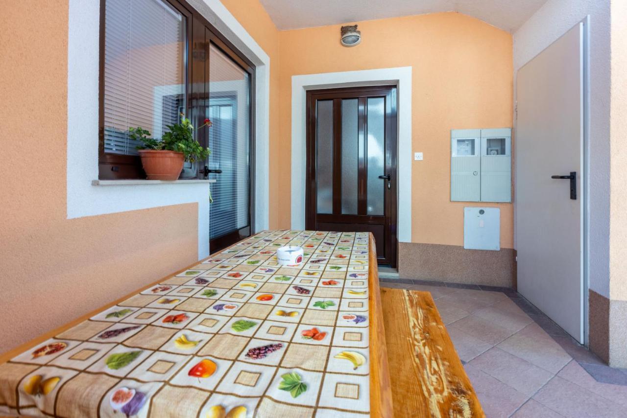 Apartments Lilin Crikvenica Buitenkant foto
