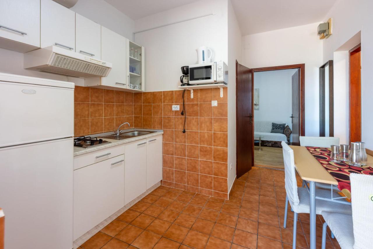 Apartments Lilin Crikvenica Buitenkant foto