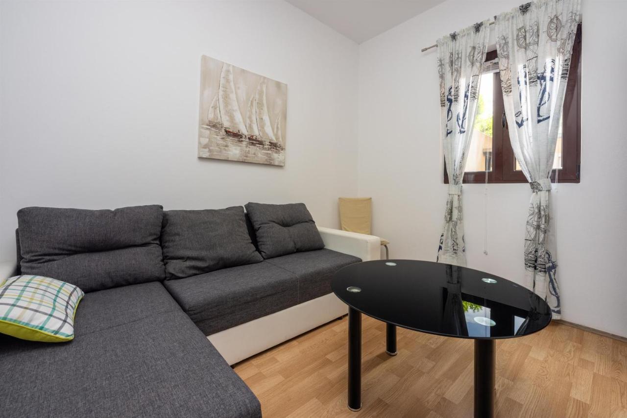 Apartments Lilin Crikvenica Buitenkant foto